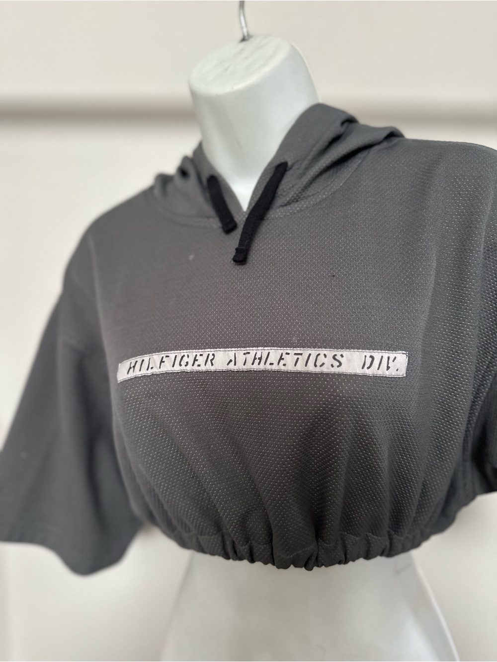 Tommy Hilfiger Charcoal Gray Cropped Hoodie with Drawstring